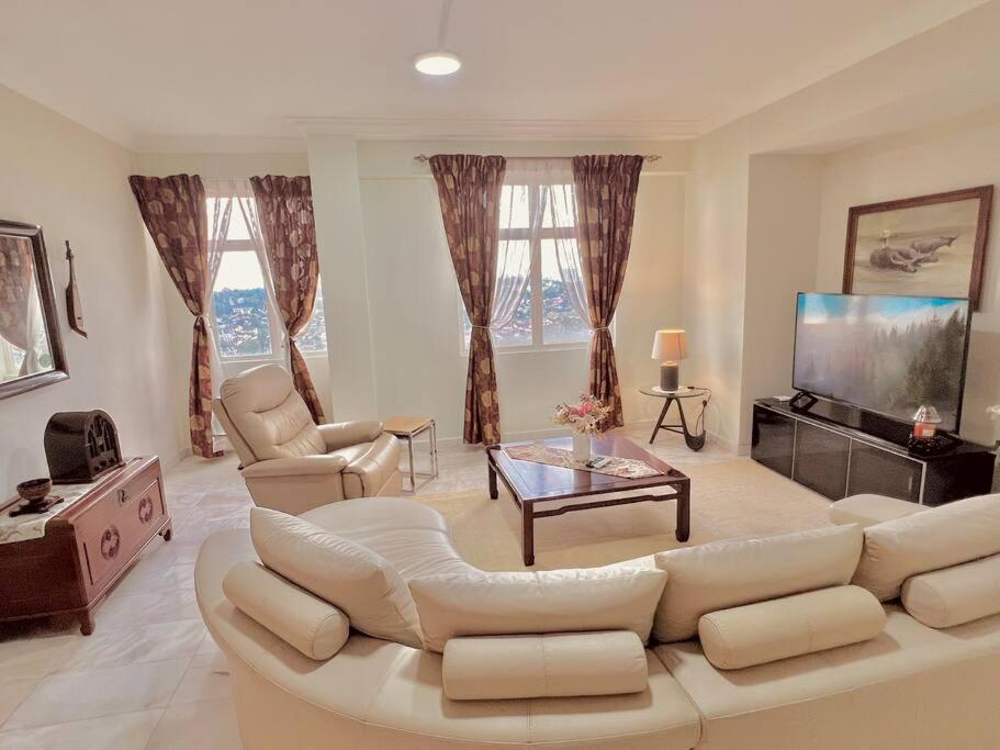Penthouse Aloha Tower Near Danga Bay@ 8-10pax Apartment