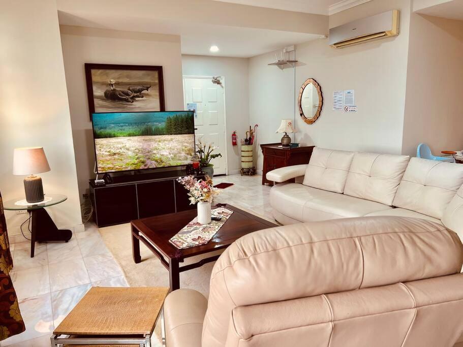 Penthouse Aloha Tower Near Danga Bay@ 8-10pax * Johor Bahru